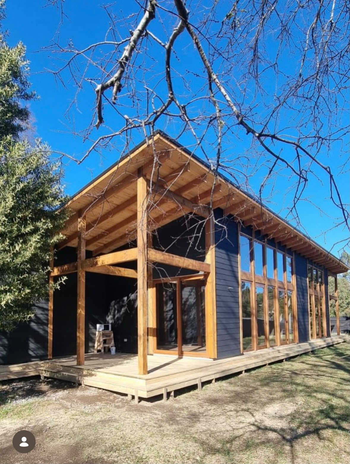 Casa con hermosos ventanales en venta - Principal